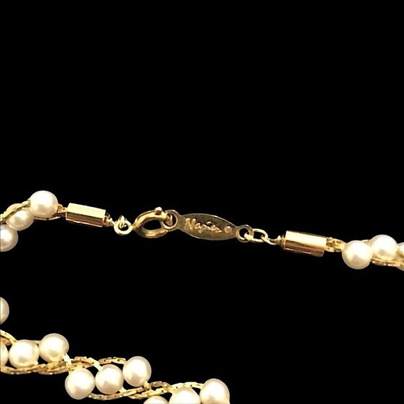 Vintage Faux Pearl Necklace - Picture 3 of 7